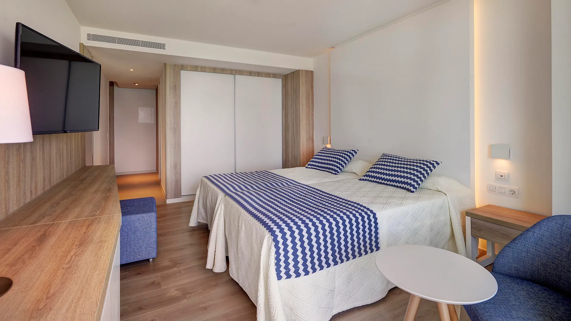 Отель Hipotels Bahia Cala Millor - Adults Only