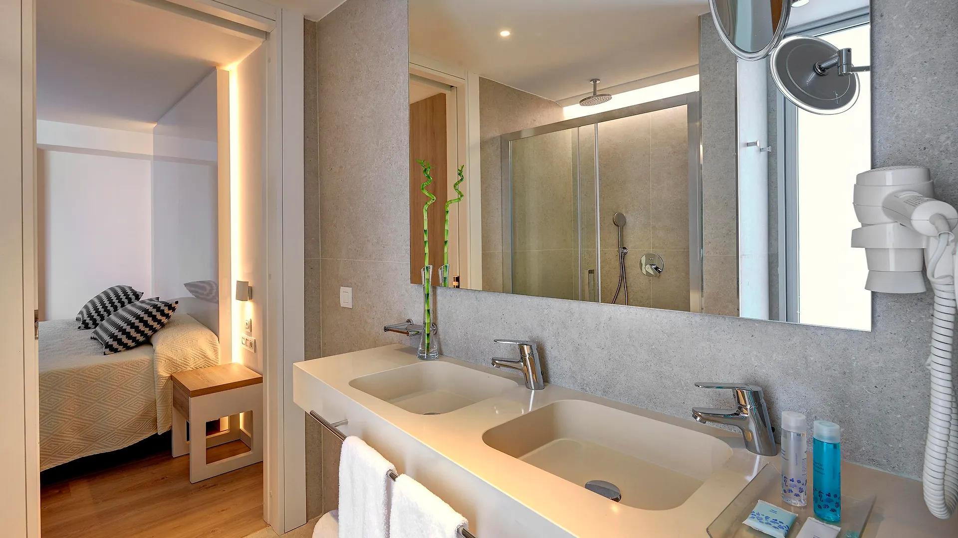 Отель Hipotels Bahia Cala Millor - Adults Only