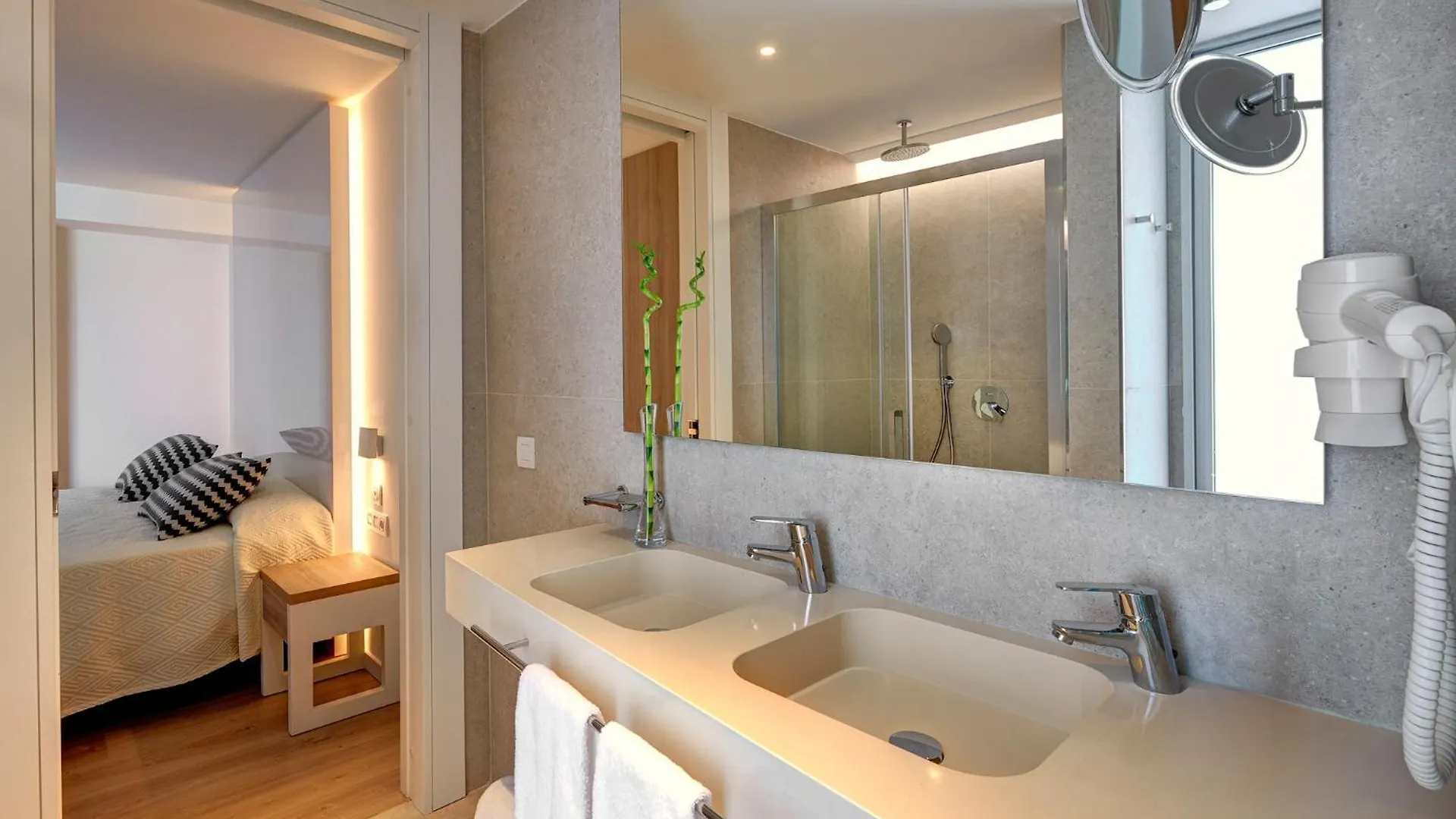Отель Hipotels Bahia Cala Millor - Adults Only